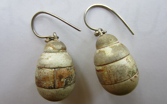 Ohrschmuck, Silber getrieben, Foto: Heidrun Schäfer, Lizenz: Heidrun Schäfer
