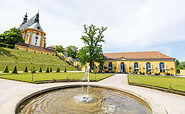 Blick vom Barockgarten auf die Orangerie und die Kirche, Foto: Marian Kämpfe, Lizenz: Kämpfe Events