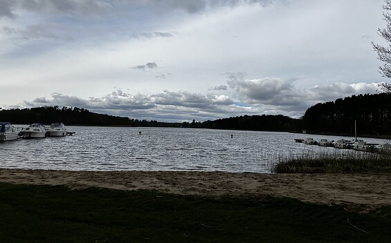 Circular hiking trail around the Haussee