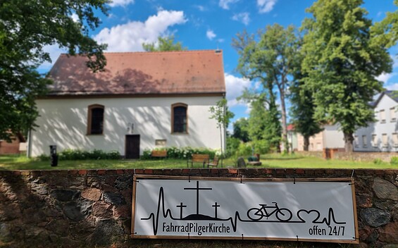 FahrradPilgerKirche Gräbendorf, Foto: Sandra Fonarob, Lizenz: Tourismusverband Dahme-Seenland e.V.