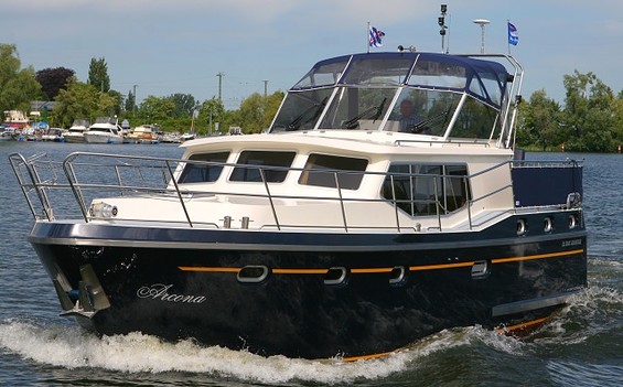 Heizing Yacht Charter (Wesenberg)