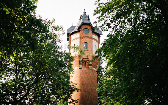 Wasserturm in der Wilhelmstraße, Foto: Steven Ritzer, Lizenz: Tourismusverband Havelland e. V.