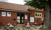 Café im Alten Bahnhof Warnitz, Außenansicht, Foto: Mario Thiel , Lizenz: Mario Thiel