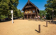 Mit dem Fahrrad durch die Kolonie Alexandrowka, Foto: Steffen Lehmann, Lizenz: TMB Tourismus-Marketing Brandenburg GmbH