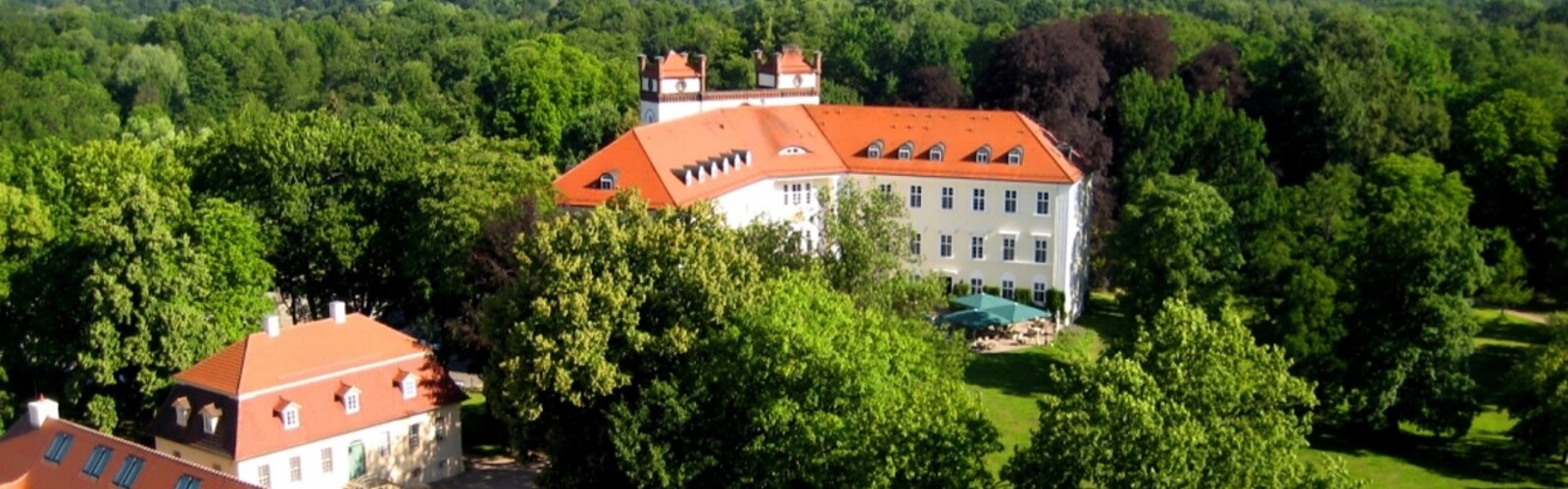 Lübbenauer Schlossensemble, Foto: Schloss Lübbenau/Marcel Blasseck, Foto: Marcel Blasseck, Lizenz: Schloss Lübbenau im Spreewald