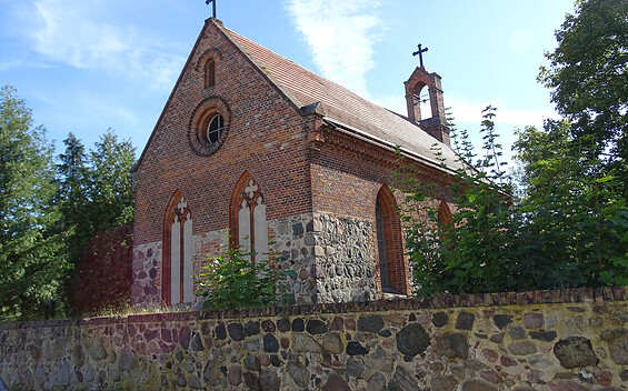 Dorfkirche Rotberg, Foto: Petra Förster, Lizenz: Tourismusverband Dahme-Seenland e.V.