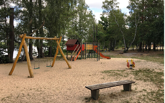 Spielplatz am Badestrand des Pätzer Vordersees, Foto:  Juliane Frank, Lizenz: Tourismusverband Dahme-Seenland e.V.