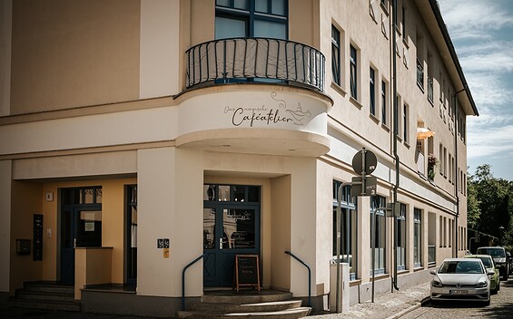 Eingang magisches Caféatelier, Foto: Torsten Kellermann, Lizenz: Frauke Hoffmann