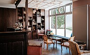 View of the bar and window seats, Foto: Torsten Kellermann, Lizenz: Frauke Hoffmann