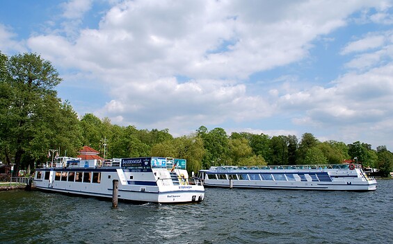 Schifffahrt auf dem Scharmützelsee, Hafen Bad Saarow, Foto: Danny Morgenstern, Lizenz: Tourismusverein Scharmützelsee