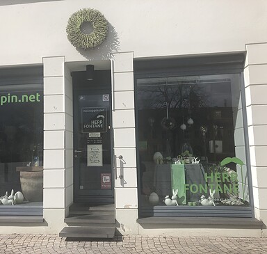 Herr Fontane Souvenir and Gift Store