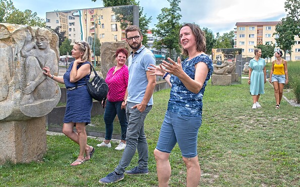 Group in the sculpture park, Foto: Nada Quenzel, Lizenz: Tourismusverband Lausitzer Seenland e.V./ Touristinformation Hoyerswerda