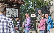 Explanation on the display board, Foto: Nada Quenzel, Lizenz: Tourismusverband Lausitzer Seenland e.V./ Touristinformation Hoyerswerda