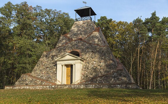 Pyramide Garzau, Foto: Steffen Lehmann, Lizenz: TMB-Fotoarchiv
