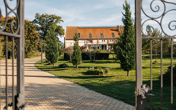 Landhaus Ribbeck, Foto: Steven Ritzer, Lizenz: Tourismusverband Havelland e.V.