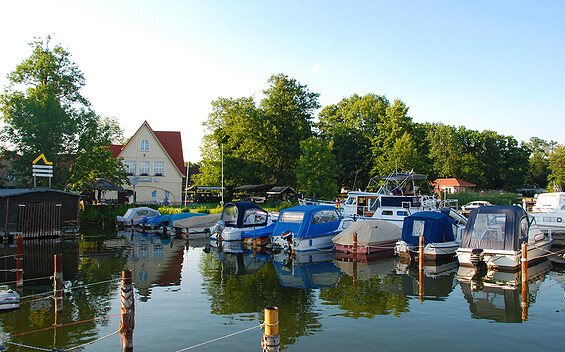 Storkower Ruderverein 1919 - mit Vereinshaus, Imbiss und großer Wiese , Foto: Christin Drühl