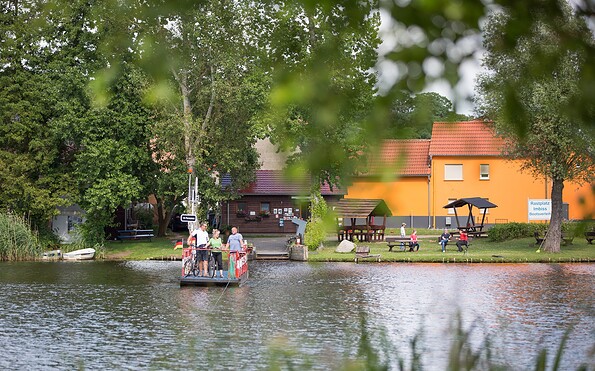 Fahrrad- und Personenfähre Leißnitz, Foto: Florian Läufer, Lizenz: Seenland Oder-Spree