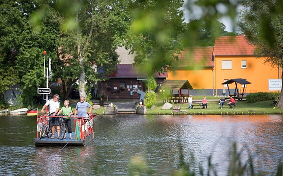 Fahrrad- und Personenfähre Leibnitz, Foto: Florian Läufer, Lizenz: Seenland Oder-Spree