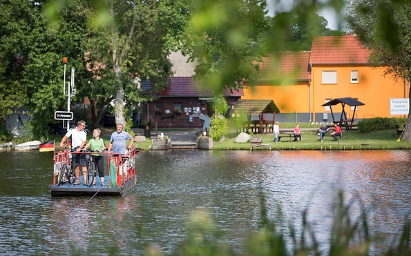 Fahrrad- und Personenfähre Leibnitz, Foto: Florian Läufer, Lizenz: Seenland Oder-Spree