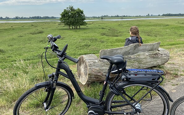 Cycling break on the Elbe cycle path, Foto: Jeannette Küther, Lizenz: Kultur-, Sport- und Tourismusbetrieb Eigenbetrieb der Stadt Wittenberge