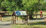 Natur-Erlebnis-Uhr auf dem Schlossberghof, Foto: I. Rüffreck (BR Spreewald), Lizenz: LfU Brandenburg