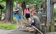 Höhepunkt jeder &#039;Adler trifft Zander&#039;-Radtour, der Besuch bei Fischerei Köllnitz, Foto: Florian Läufer, Lizenz: Seenland Oder-Spree
