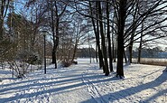 Winterspaziergang entlang der Uferpromenade des Scharmützelsees in Bad Saarow, Foto: Tourismusverein Scharmützelsee