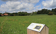 Stele mit Marker, Foto: Bansen-Wittig