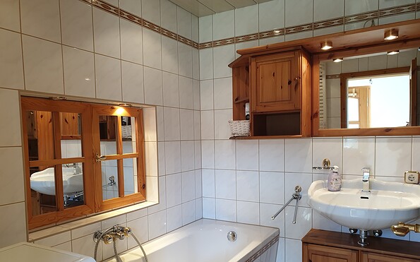 Bathroom with bathtub, Foto: Touristinfo SFB, Lizenz: TV LSL e.V.