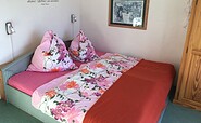 Schlafbereich mit Doppelbett, Foto: Claudia Illinger