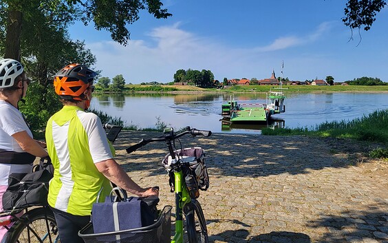 An der Lütkenwischer Fähre, Foto: Tourismusverband Prignitz