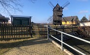 View of the mill from Wittichenauer Straße, Foto: Gregor Kockert, Lizenz: Tourismusverband Lausitzer Seenland e.V.