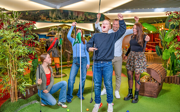 Indoor Minigolf, Foto: Schmidt