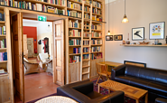 holiday flat parkside - fireside lounge/library, Foto: Werner Gerber, Lizenz: Gut Sonnenburg