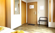 Example double room entrance area with wardrobe, Foto: Ulrike Haselbauer, Lizenz: Tourismusverband Lausitzer Seenland e.V.