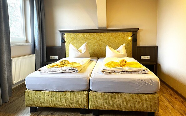 Example double room with double bed , Foto: Ulrike Haselbauer, Lizenz: Tourismusverband Lausitzer Seenland e.V.