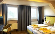 Example double room with wardrobe and TV, Foto: Ulrike Haselbauer, Lizenz: Tourismusverband Lausitzer Seenland e.V.