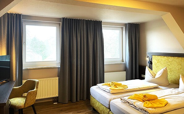 Example double room with wardrobe and TV, Foto: Ulrike Haselbauer, Lizenz: Tourismusverband Lausitzer Seenland e.V.