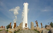 Slawischer Götterhain und Aussichtsturm, Foto: Amt Peitz/N. Mucha, Lizenz: Amt Peitz