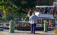 boat driving into Schoepfurt lock, Foto: ScottyScout