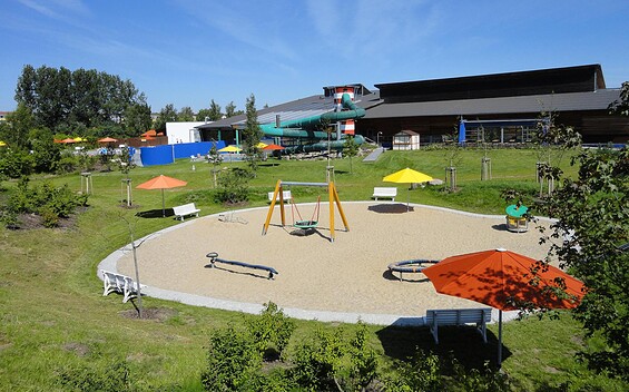 Spielplatz Außenbereich des FEB "AquariUM"