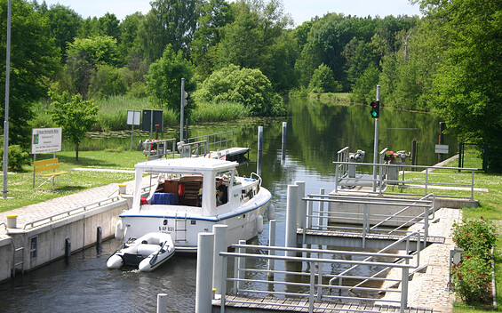 Schleuse Hermsdorfer Mühle, Foto: Petra Förster, Lizenz: Tourismusverband Dahme-Seenland e.V.