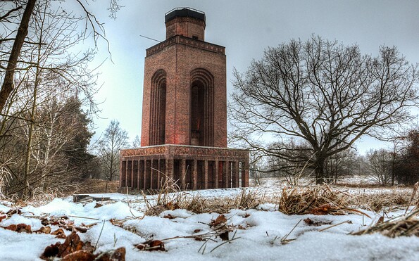 Bismarckturm im Winter, Foto: Peter Becker, Lizenz: Amt Burg (Spreewald)