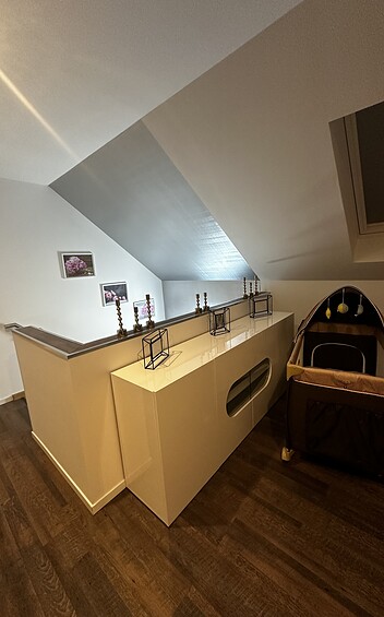 Wohnbereich mit Aufgang, Foto: F. Srecec, Lizenz: F. Srecec