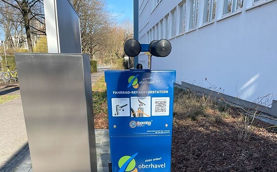 Outdoor-Fahrradreparaturstation in Oranienburg Kreisverwaltung