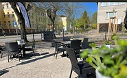 Sitzmöglichkeit bei der Pommesbude, Foto: J. Rodenhagen