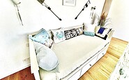 Schlafsofa ausziehbar 160x200 im Wohnzimmer, Foto: Hüller