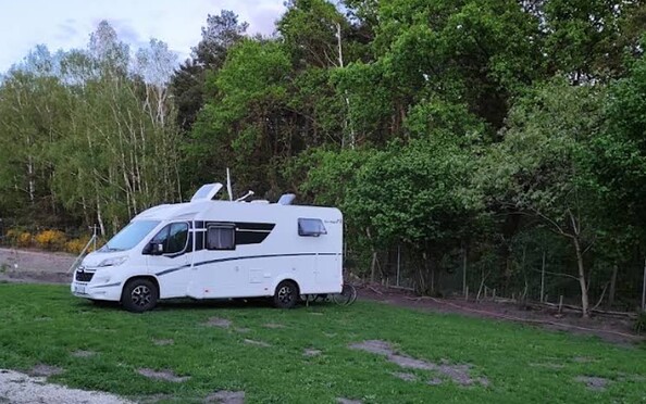 ampingplatz mit Wohnmobil, Foto: Joerg Muthke, Lizenz: Joerg Muthke