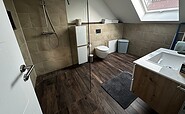 großes Badezimmer in grauer Optik, Foto: F. Srecec, Lizenz: F. Srecec