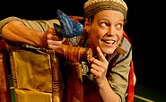 Schneider mit Vöglein, Foto: Frank Radüg, Lizenz: Theater im Schuppen e.V.